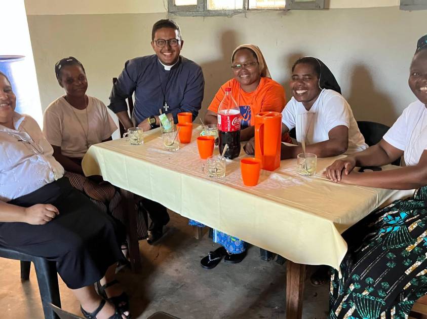 Irmãs Mensageiras do Amor Divino Visitam Moçambique para Futuro Trabalho na Diocese de Tete