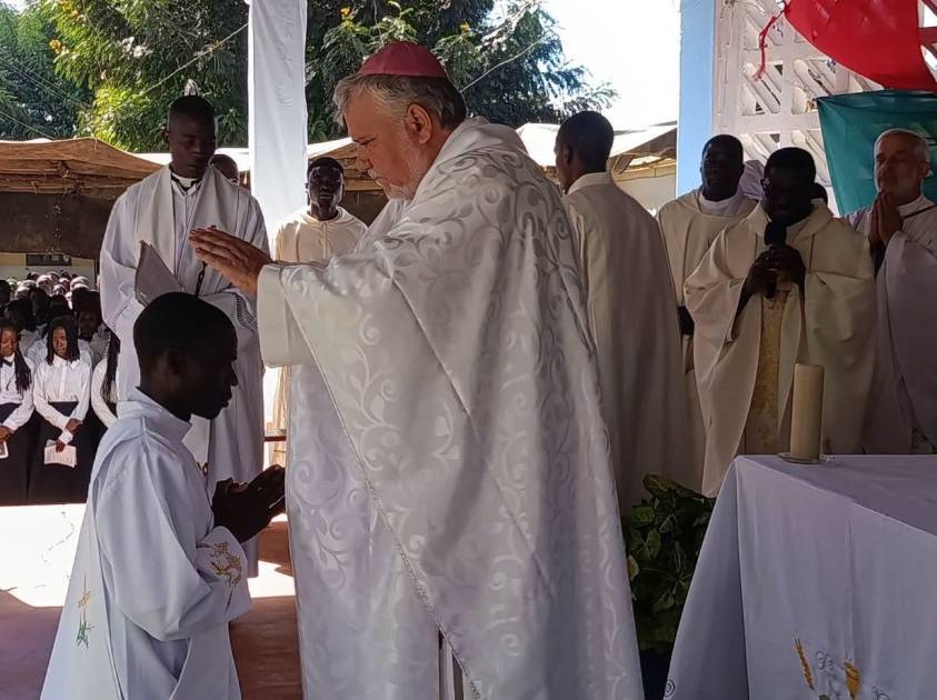  Ordenação Sacerdotal de Coutinho Sebastião Jerónimo Padre Diocesano de Tete